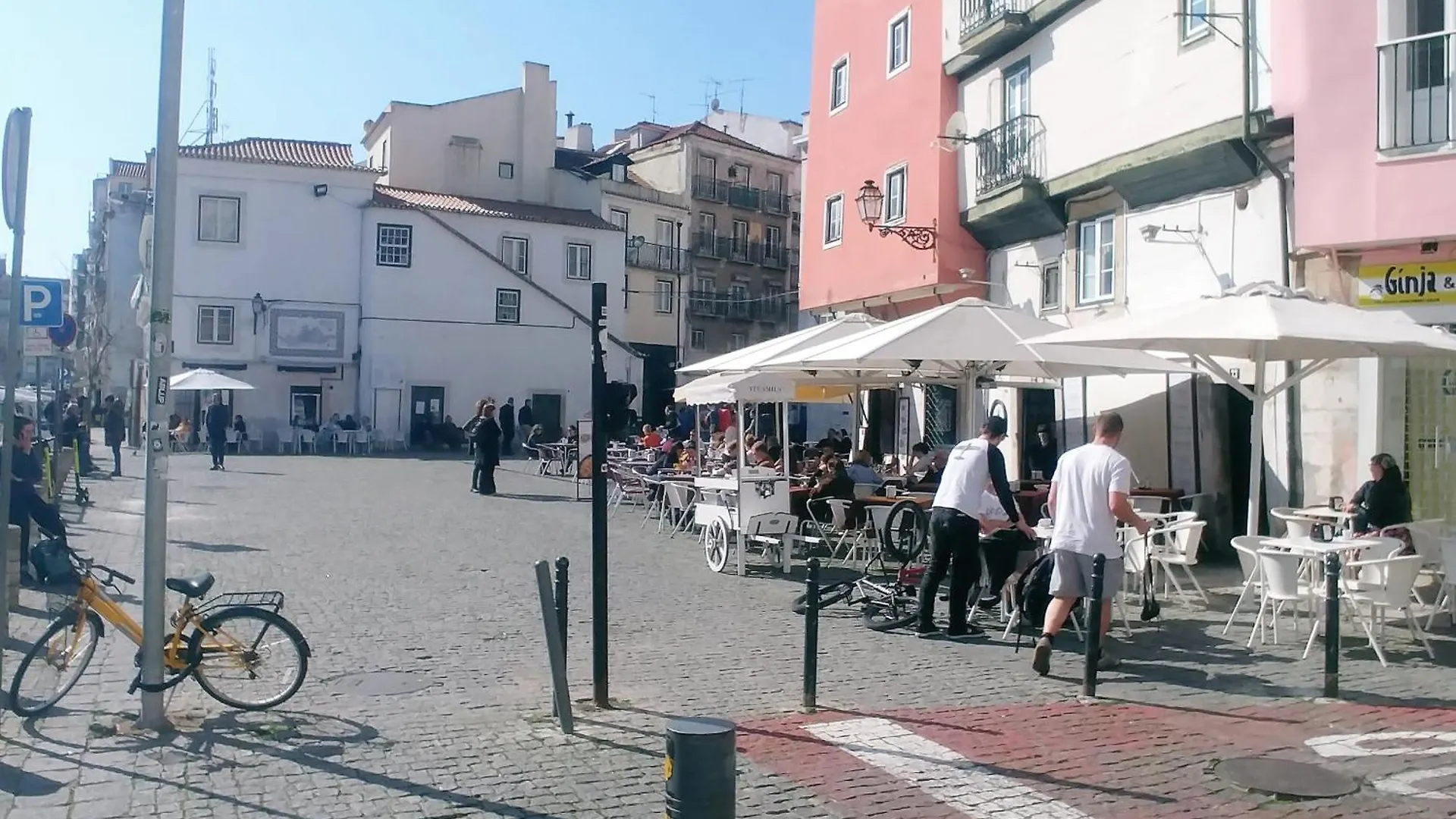 Appartamento Be Local - 2 Bedrooms In Front Of The Fado Museum In Alfama Lisbona